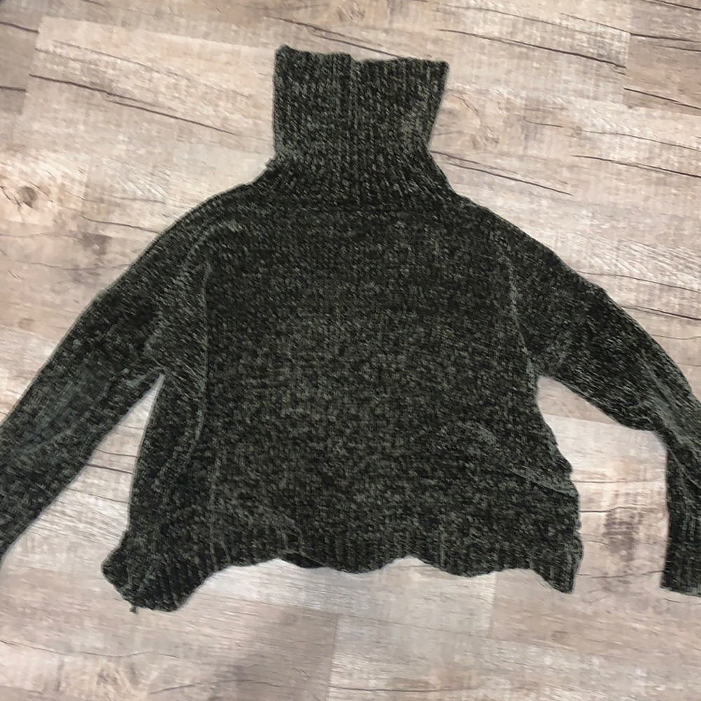 Dark green fuzzy Tuttle neck sweater